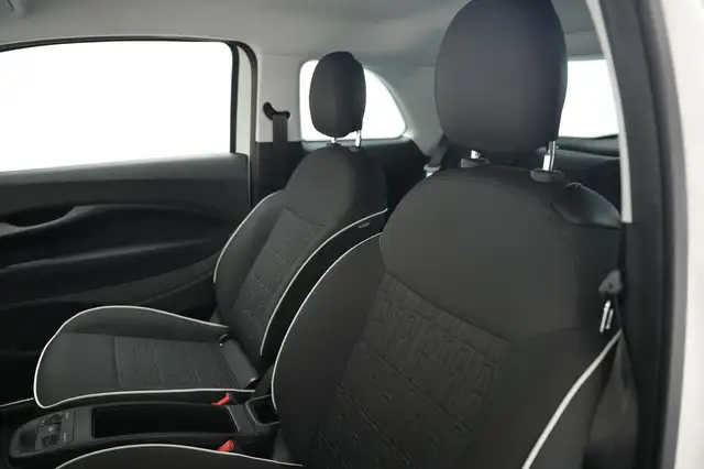 Fiat 500E view 12