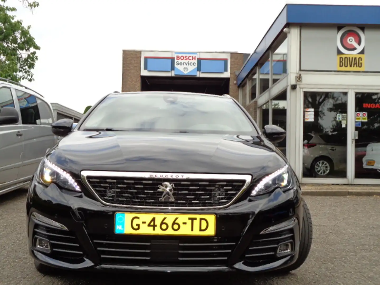Peugeot 308 1.2 130pk GT-Line Clima Navi PDC 17" Trek Zwart - 2
