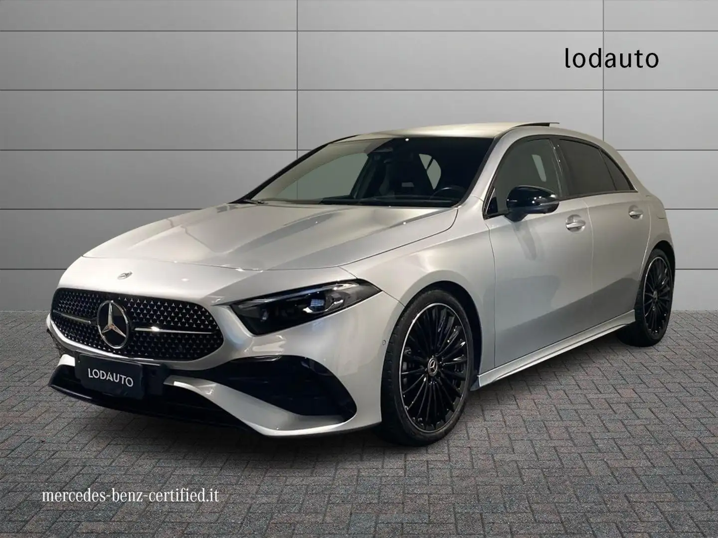 Mercedes-Benz A 180 A 180 d Automatic Premium Plus AMG Line Argent - 1