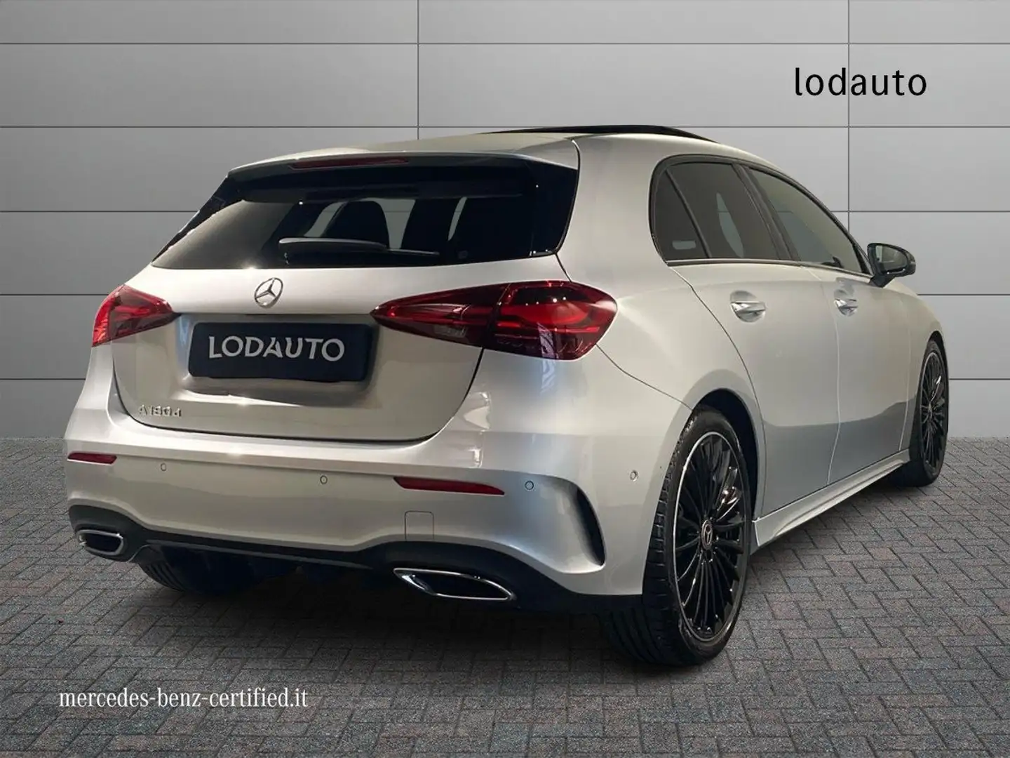 Mercedes-Benz A 180 A 180 d Automatic Premium Plus AMG Line Argent - 2
