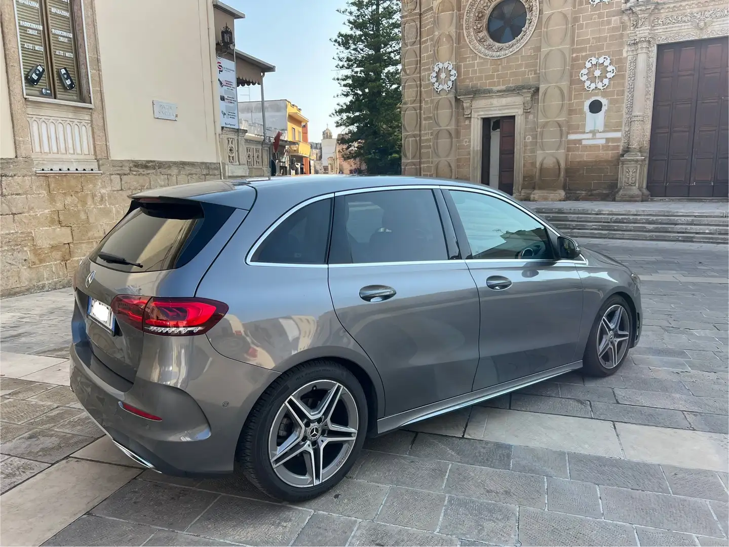 Mercedes-Benz B 180 d Premium Amg - 2