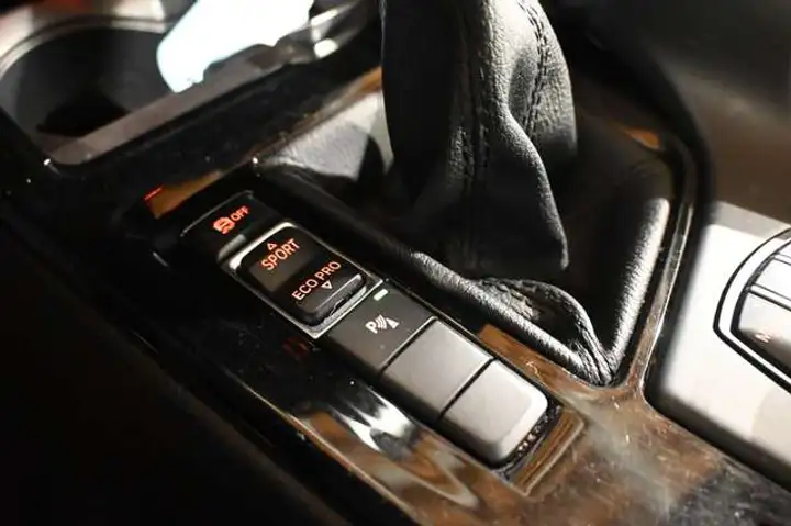 BMW X1 X1 1.5iA sDrive18 PACK SPORT / AUTO / CUIR / AFFICHAGE TÊTE HAUTE / — photo 16