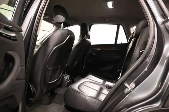BMW X1 X1 1.5iA sDrive18 PACK SPORT / AUTO / CUIR / AFFICHAGE TÊTE HAUTE / — photo 23