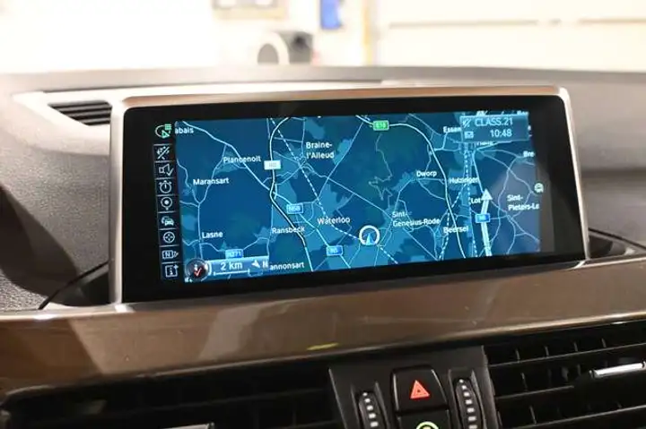 BMW X1 X1 1.5iA sDrive18 PACK SPORT / AUTO / CUIR / AFFICHAGE TÊTE HAUTE / — photo 18