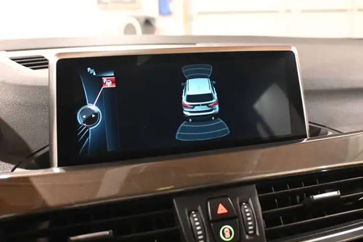 BMW X1 X1 1.5iA sDrive18 PACK SPORT / AUTO / CUIR / AFFICHAGE TÊTE HAUTE / — photo 17
