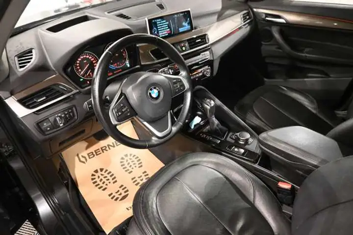 BMW X1 X1 1.5iA sDrive18 PACK SPORT / AUTO / CUIR / AFFICHAGE TÊTE HAUTE / — photo 10