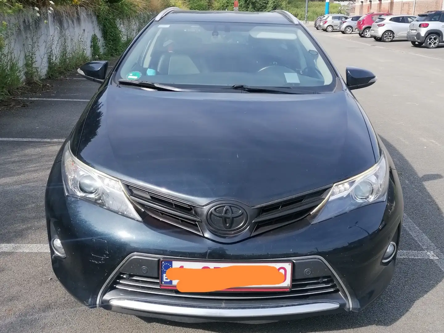 Toyota Auris SW 1.8i HSD Lounge CVT Noir - 1