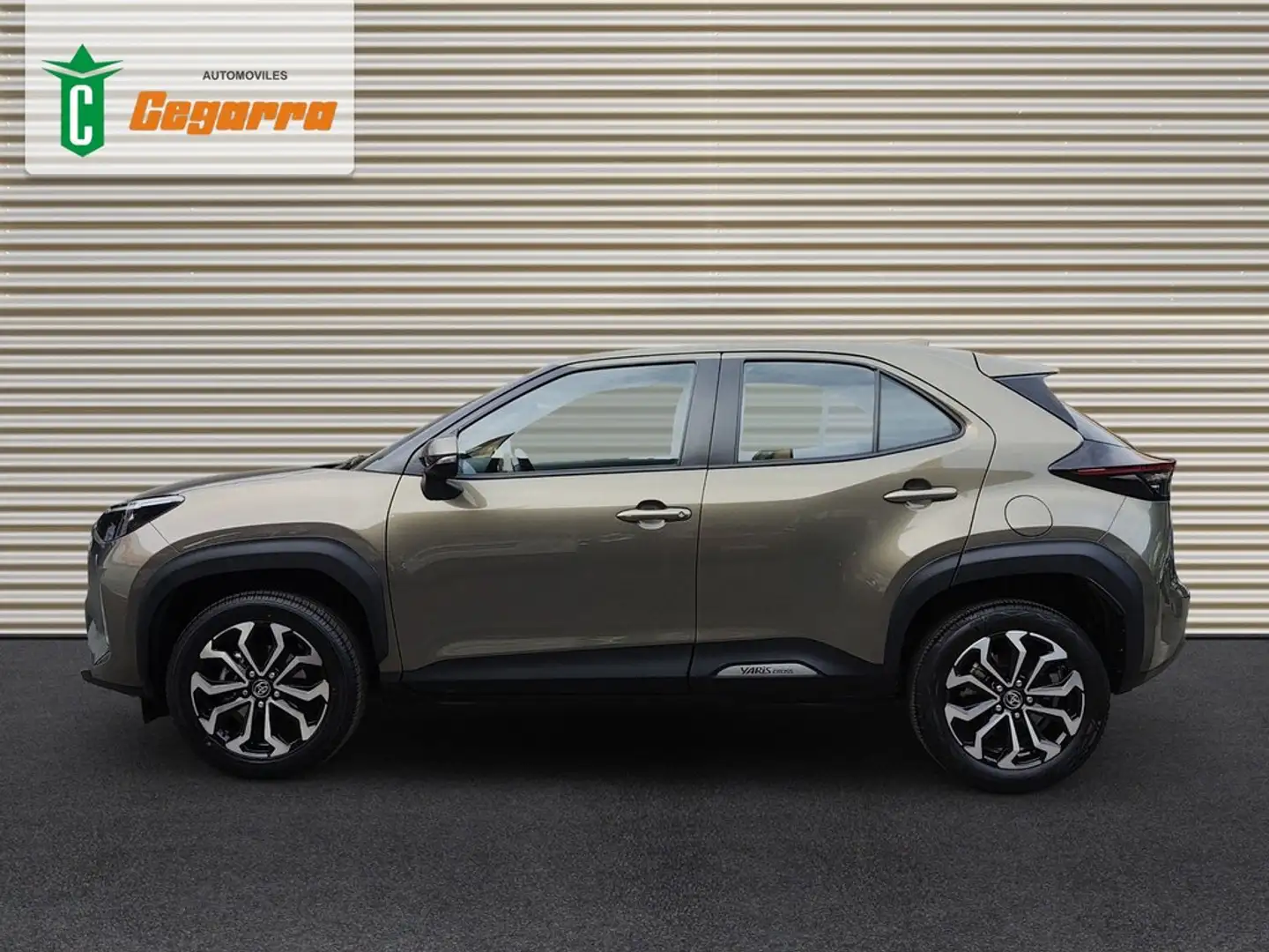 Toyota Yaris Cross 1.5 120H Active Tech Gris - 2