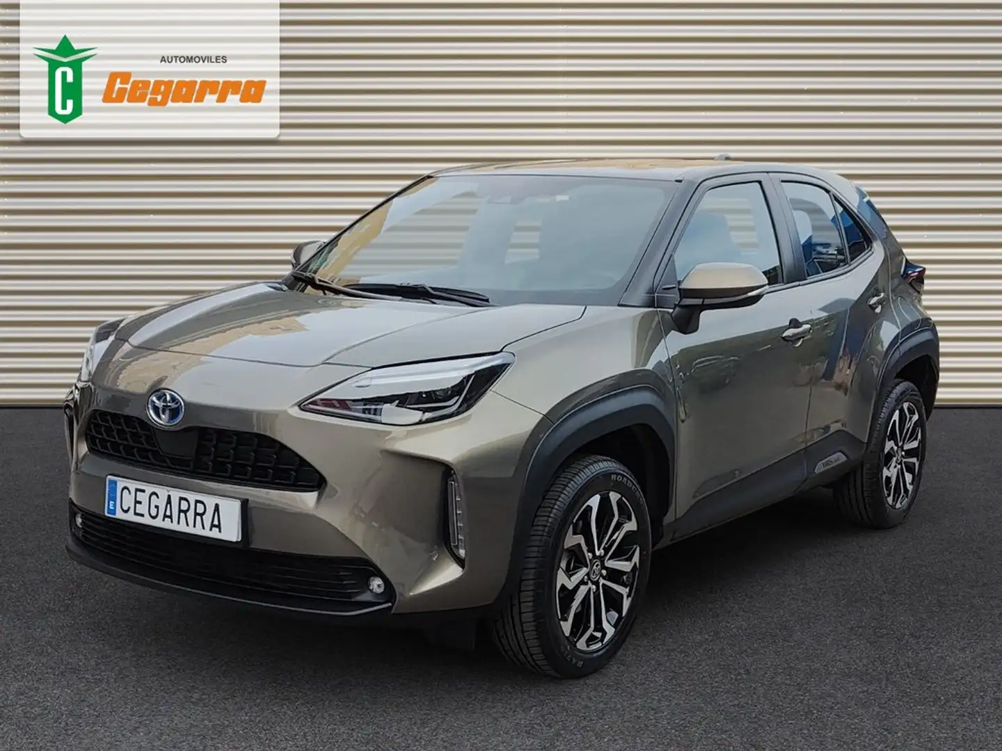 Toyota Yaris Cross 1.5 120H Active Tech Gris - 1