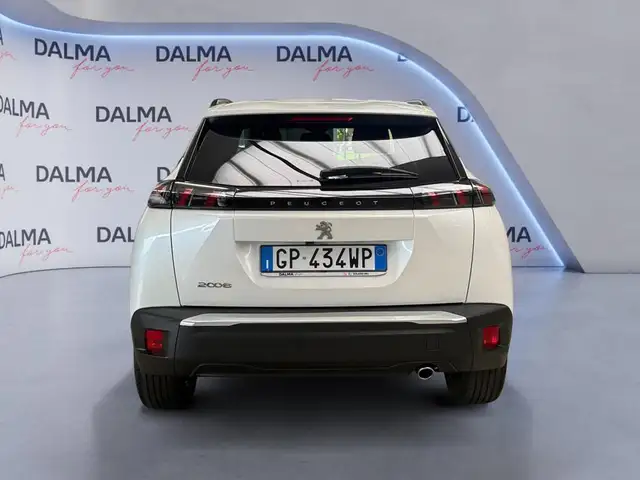 Peugeot 2008 view 4