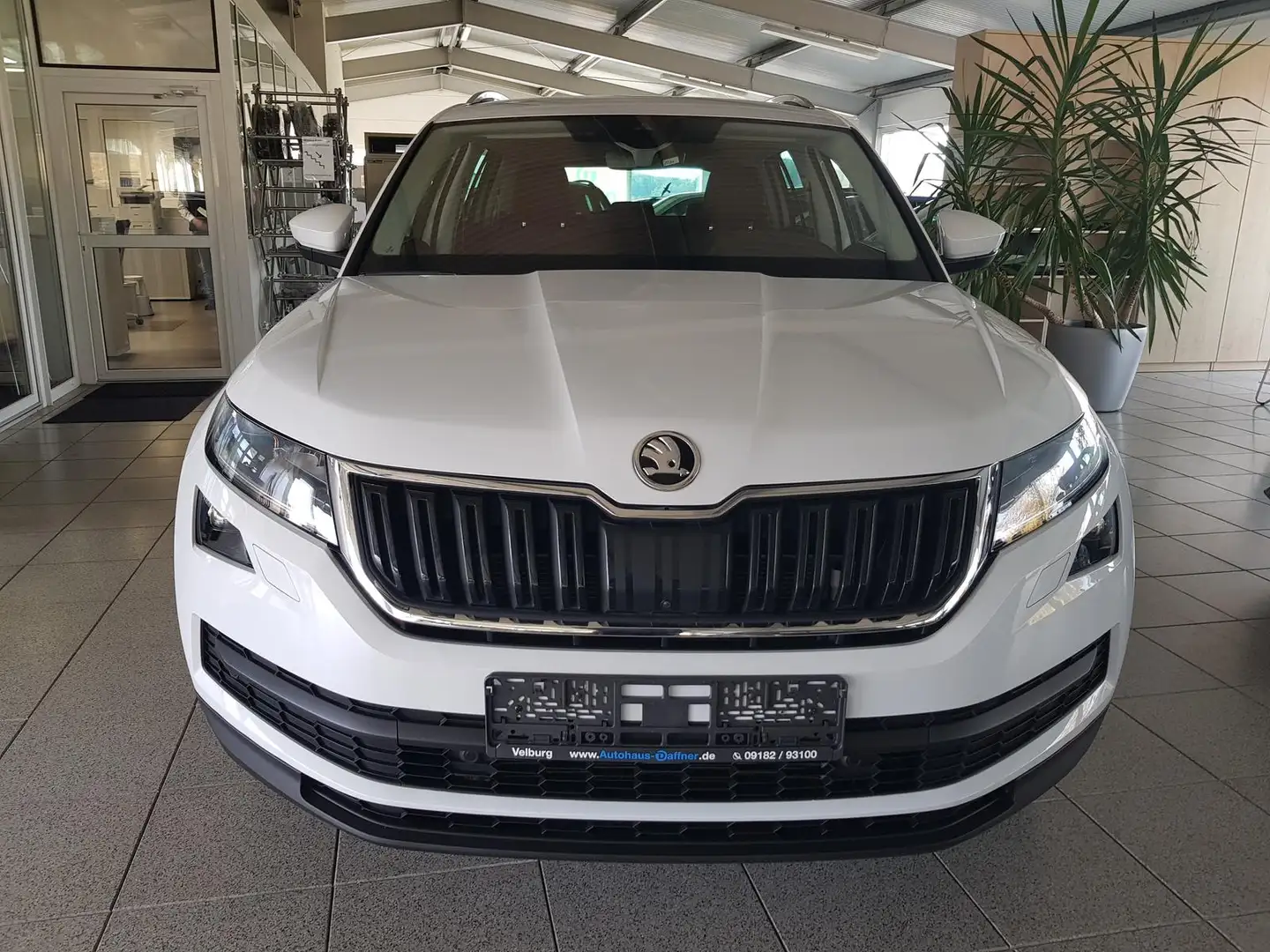Skoda Kodiaq TDI DSG 4X4 CLEVER 8-fach-bereift AHK Navi Sitzhzg Blanc - 2