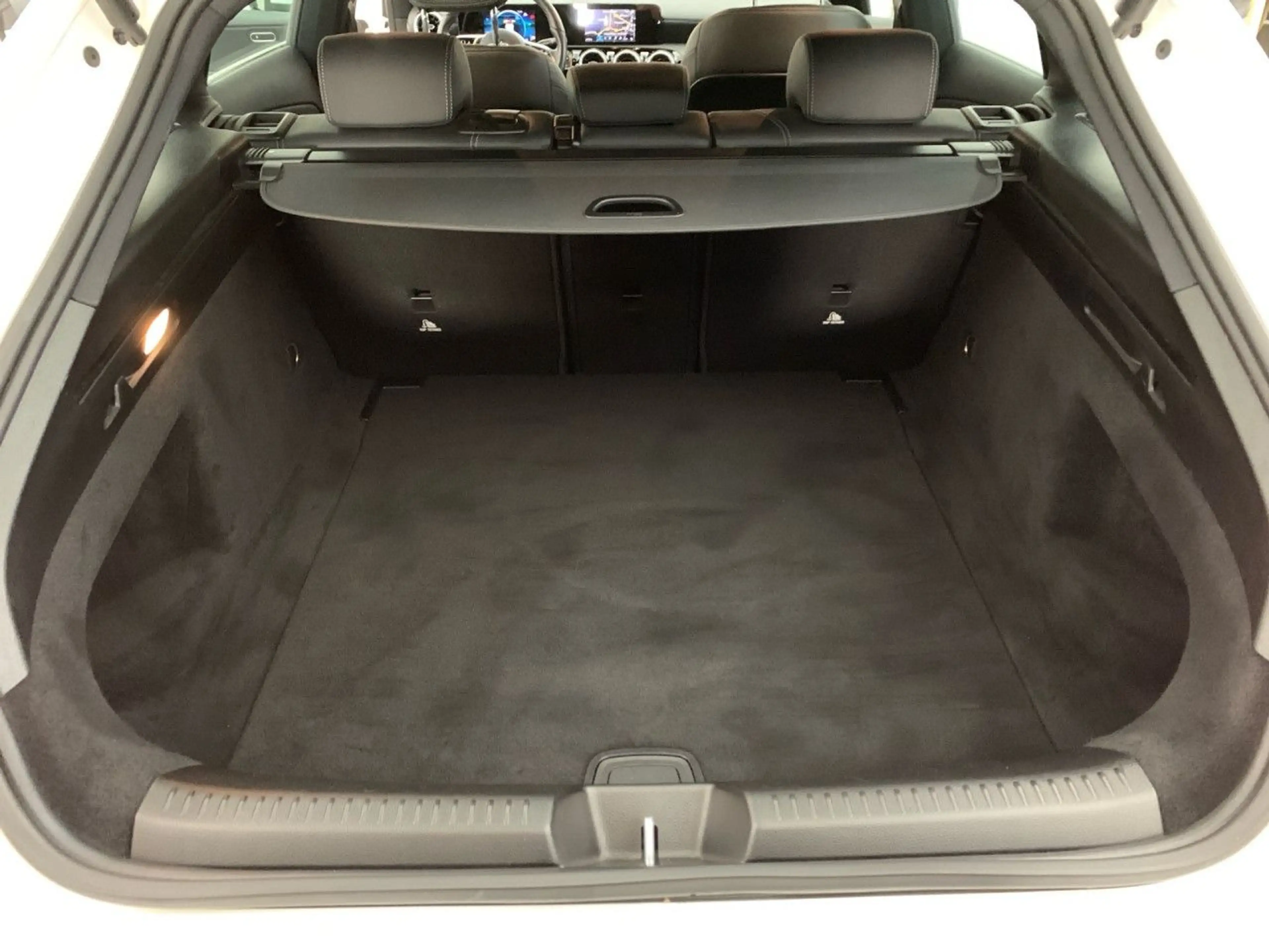 Mercedes-Benz CLA 220 d SB AHK Kamera Spurhalt-Ass Klimaautom — photo 13