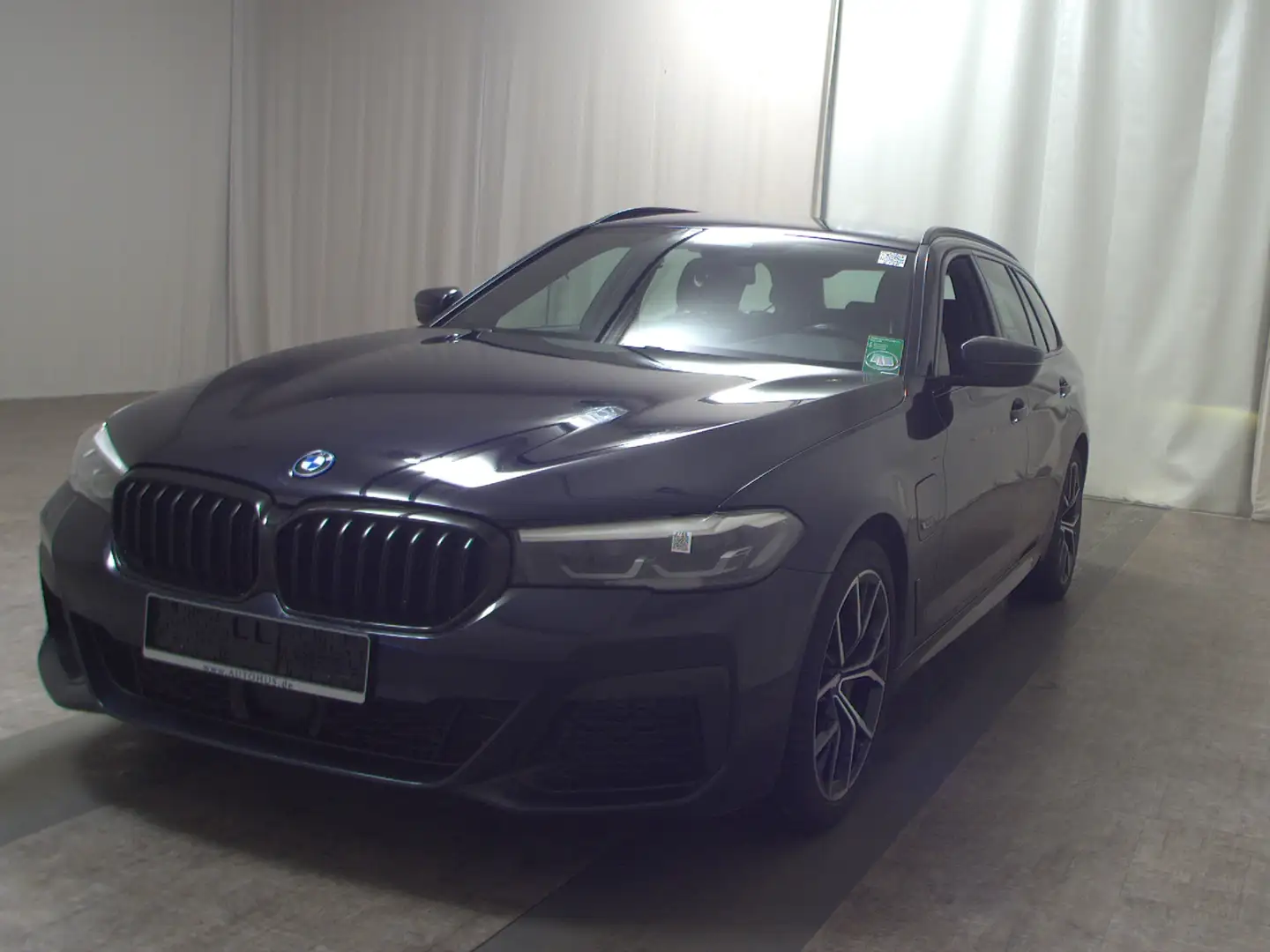 BMW 530 e Touring M-Sport Nav LC Pro LED AHK RfK HiFi Noir - 2