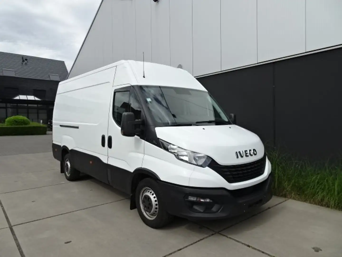 Iveco Daily H2L3 (235) €24500,- netto Wit - 1
