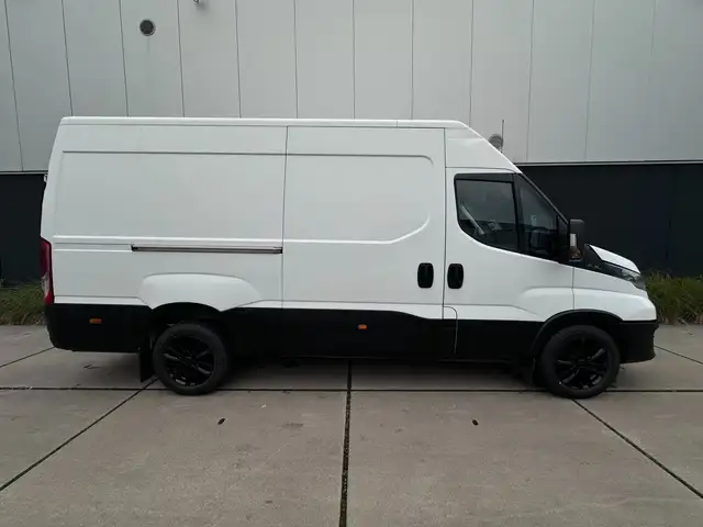 Iveco Daily view 3