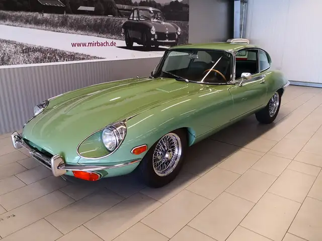 Jaguar E Type view 2