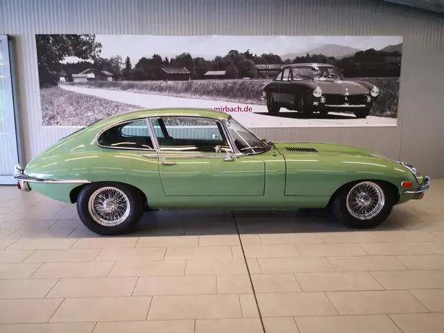 Jaguar E Type view 6