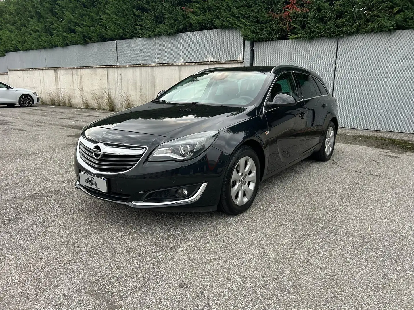 Opel Insignia Insignia Sports 1.6 cdti Cosmo Business 136cv Noir - 1