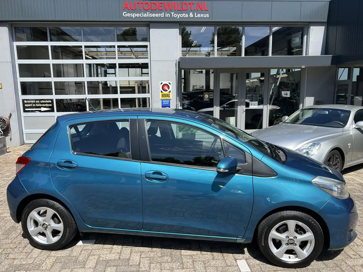 Toyota Yaris 1.3 16v VVT-i Aspiration 5-drs A/T + BOVAG Blauw - 1