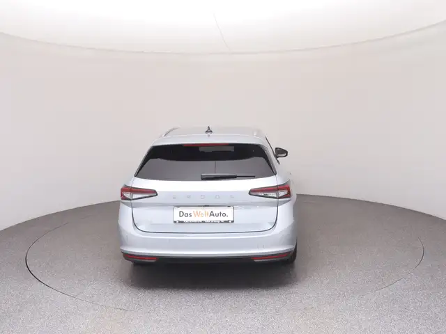 Skoda Superb view 6