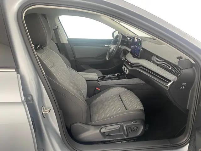 Skoda Superb view 10