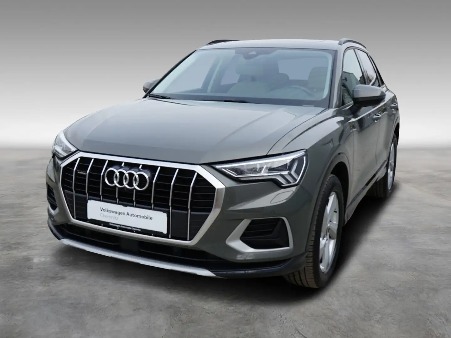Audi Q3 45 TFSI quattro advanced Panorama Matrix LED Grigio - 2