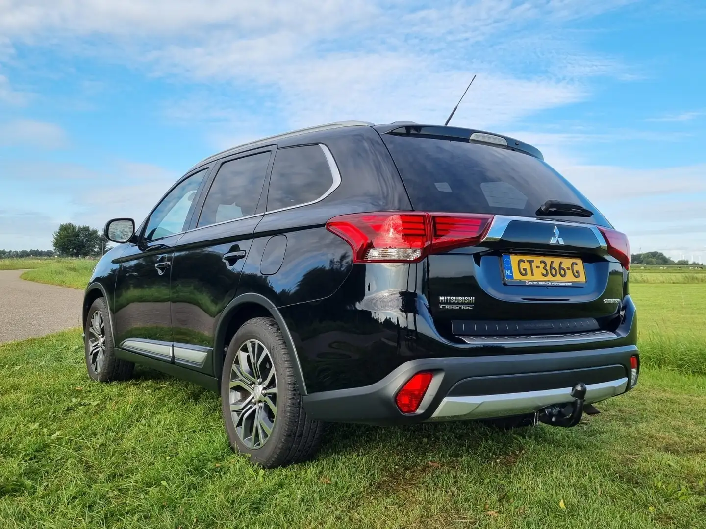 Mitsubishi Outlander 2.0 Exec. Edition 7 persoons Black - 2