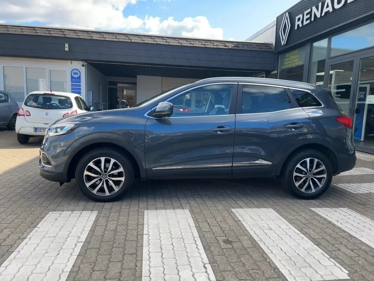 Renault Kadjar Intens TCe 140 EDC Klima,Navi,Isofix,PDC Grau - 2