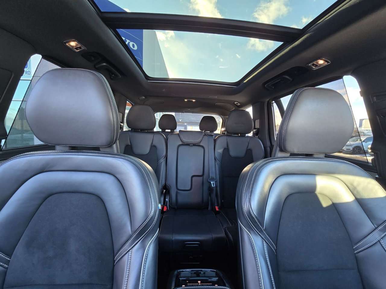 2022 Volvo XC90 UP TO *5YR/UNLIMITED KM WARRANTY... thumb 9