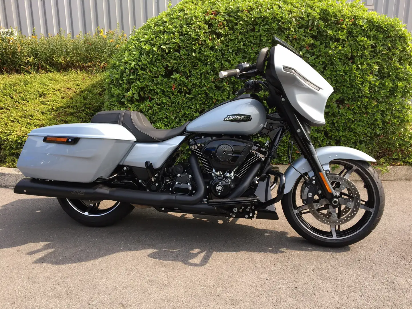 Harley-Davidson Street Glide Grigio - 1