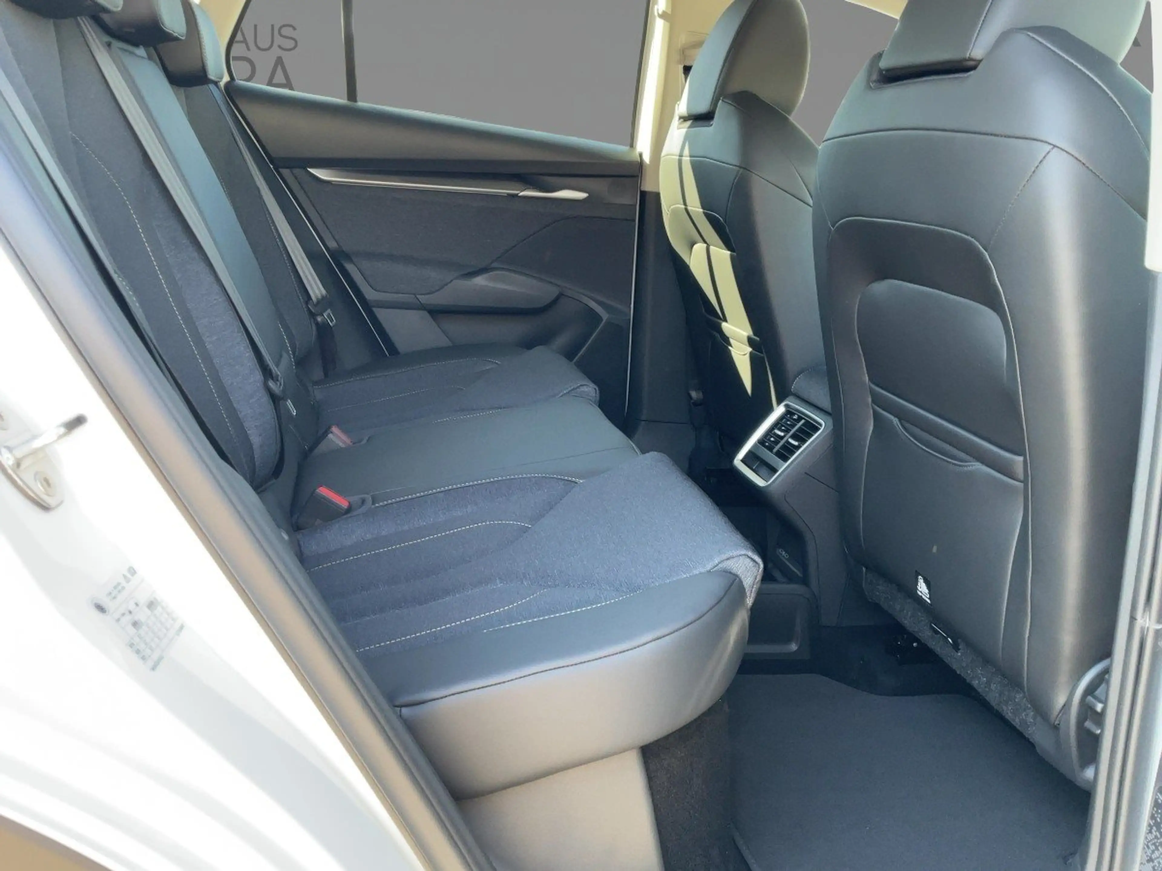 Skoda Elroq Selection 60 140 kW ACC NAV SpurH SpurW 2xKlima — photo 12