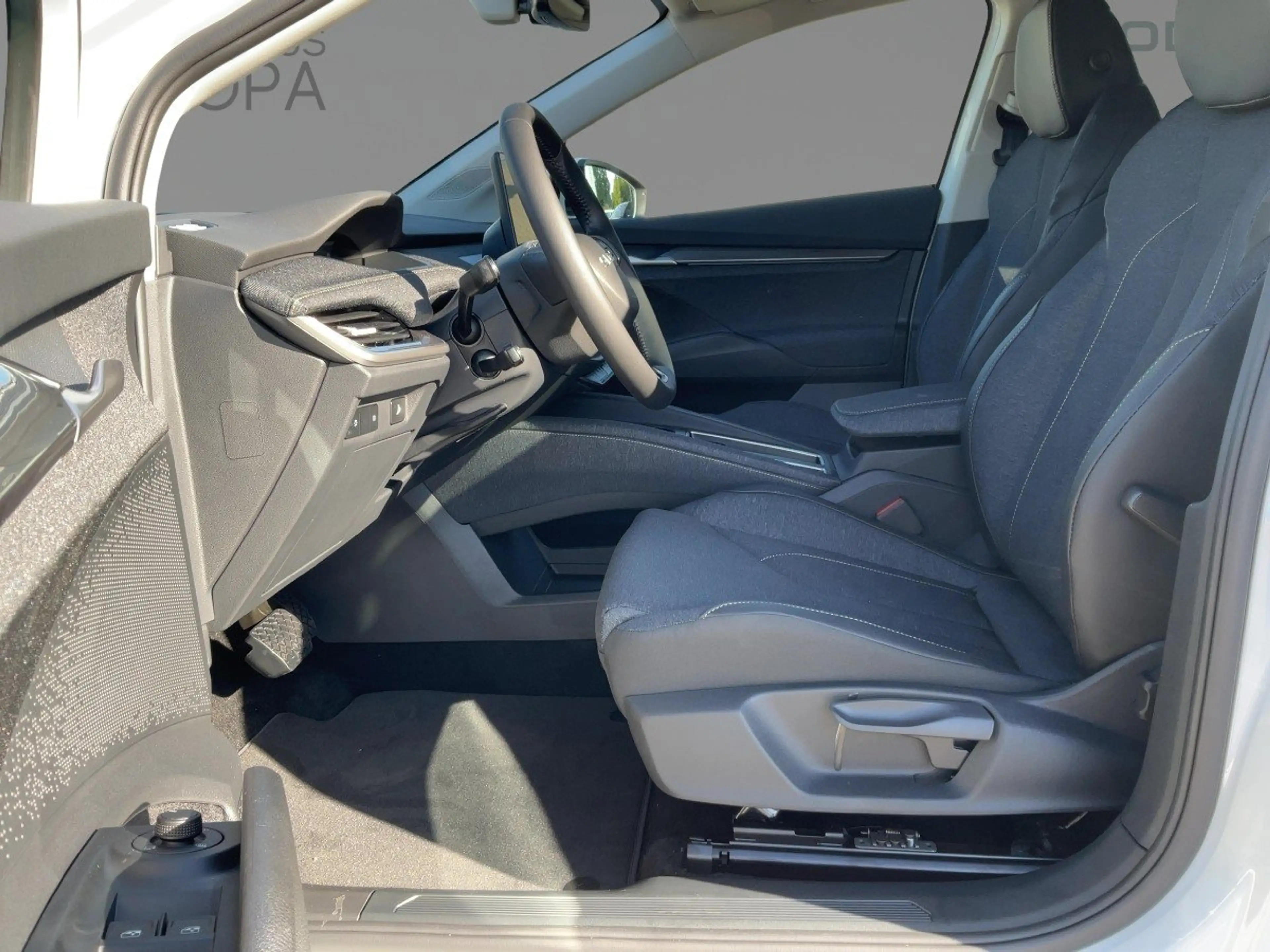 Skoda Elroq Selection 60 140 kW ACC NAV SpurH SpurW 2xKlima — photo 8