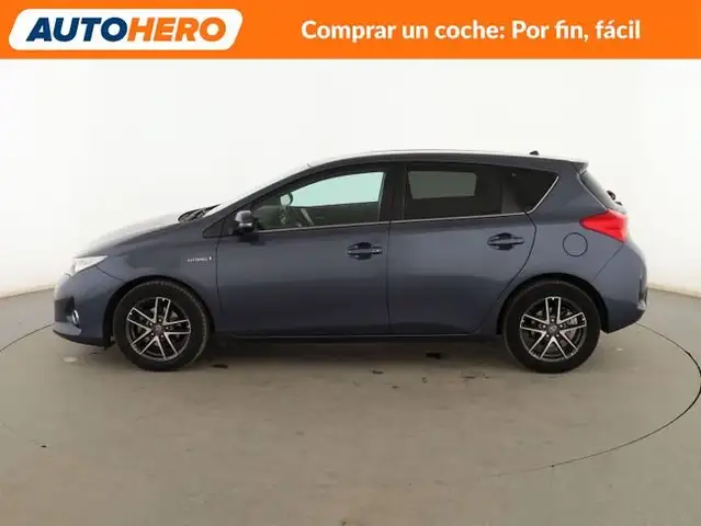 Toyota Auris view 3