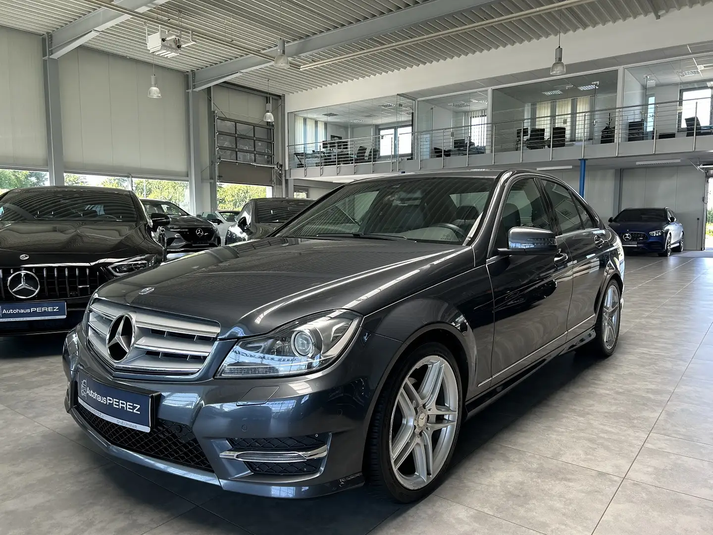 Mercedes-Benz C 180 AMG SCHIEBEDACH- BI-XENON--KLIMA- COMAND Grau - 2