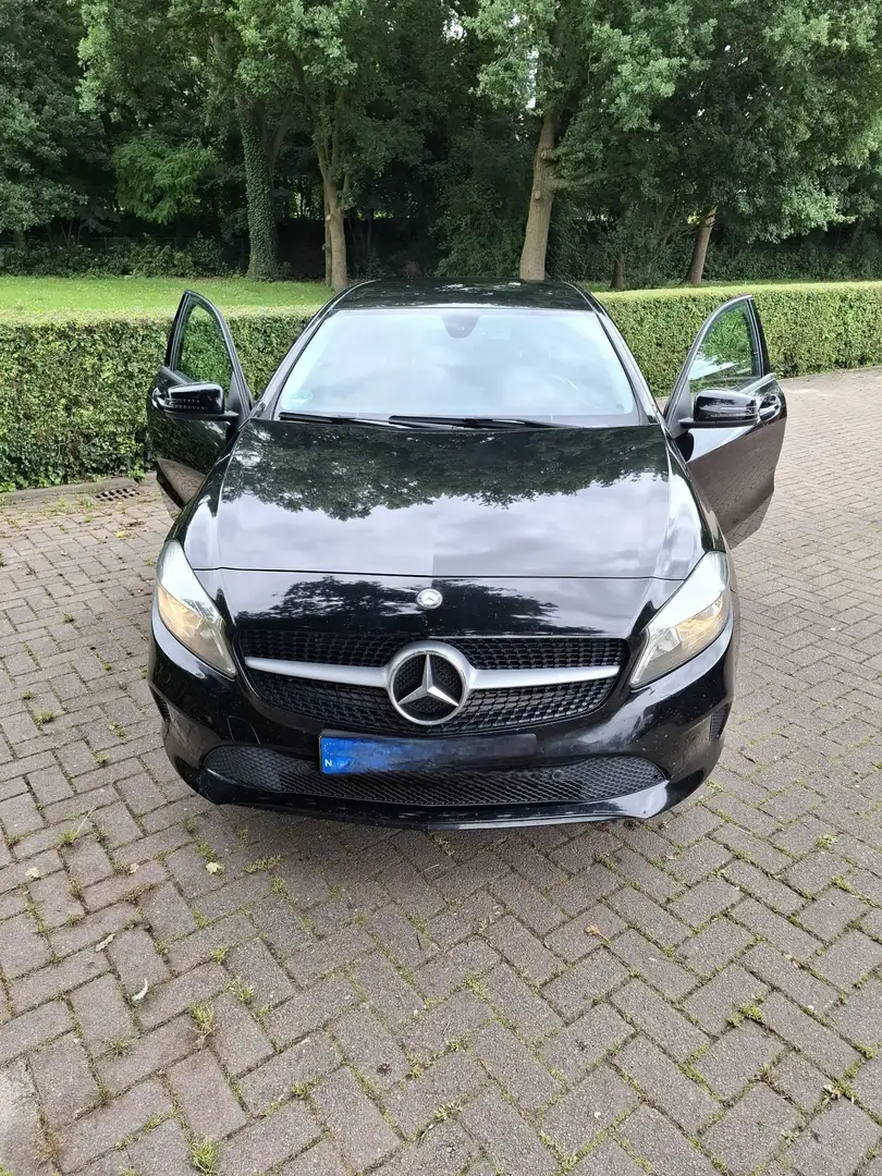 Mercedes-Benz A 180 Prestige Zwart - 2