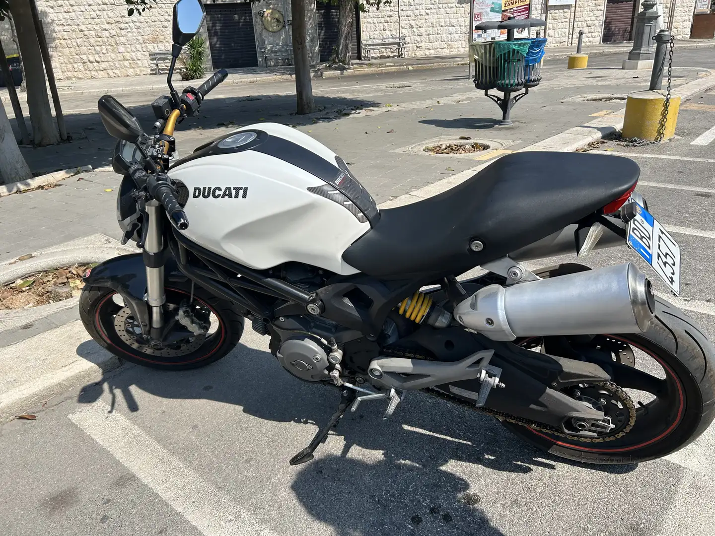 Ducati Monster 696 - 2