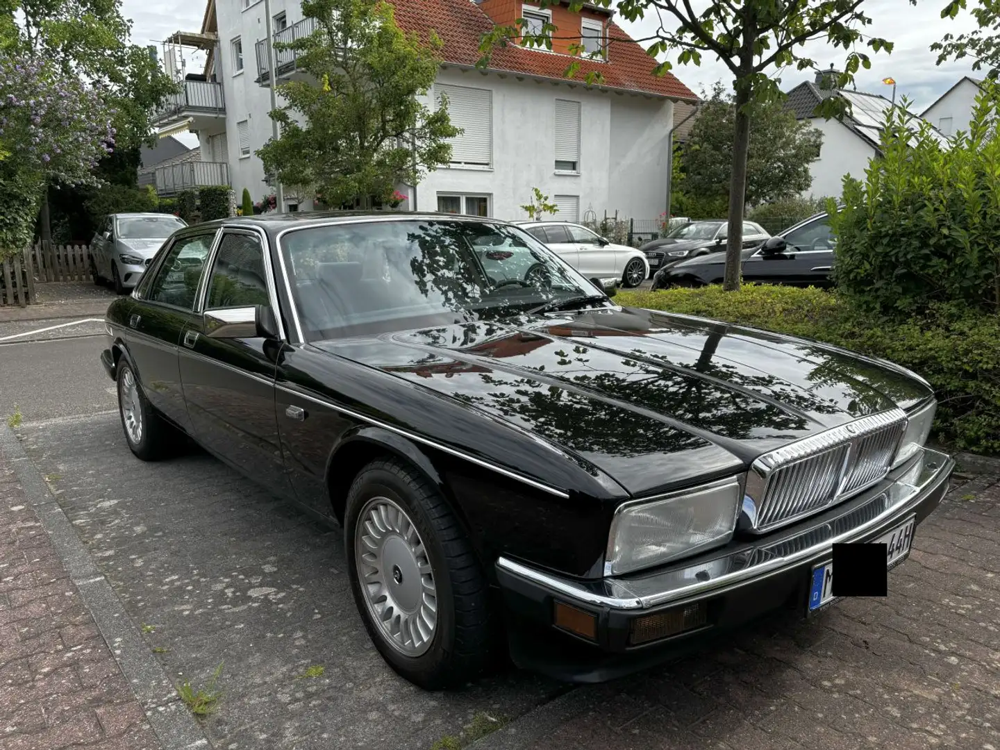 Jaguar XJ40 Daimler Negro - 2