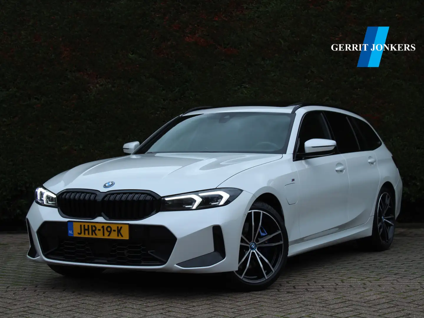 BMW 330 3-serie Touring 330e xDrive M Sport Pro | Panorama Weiß - 1
