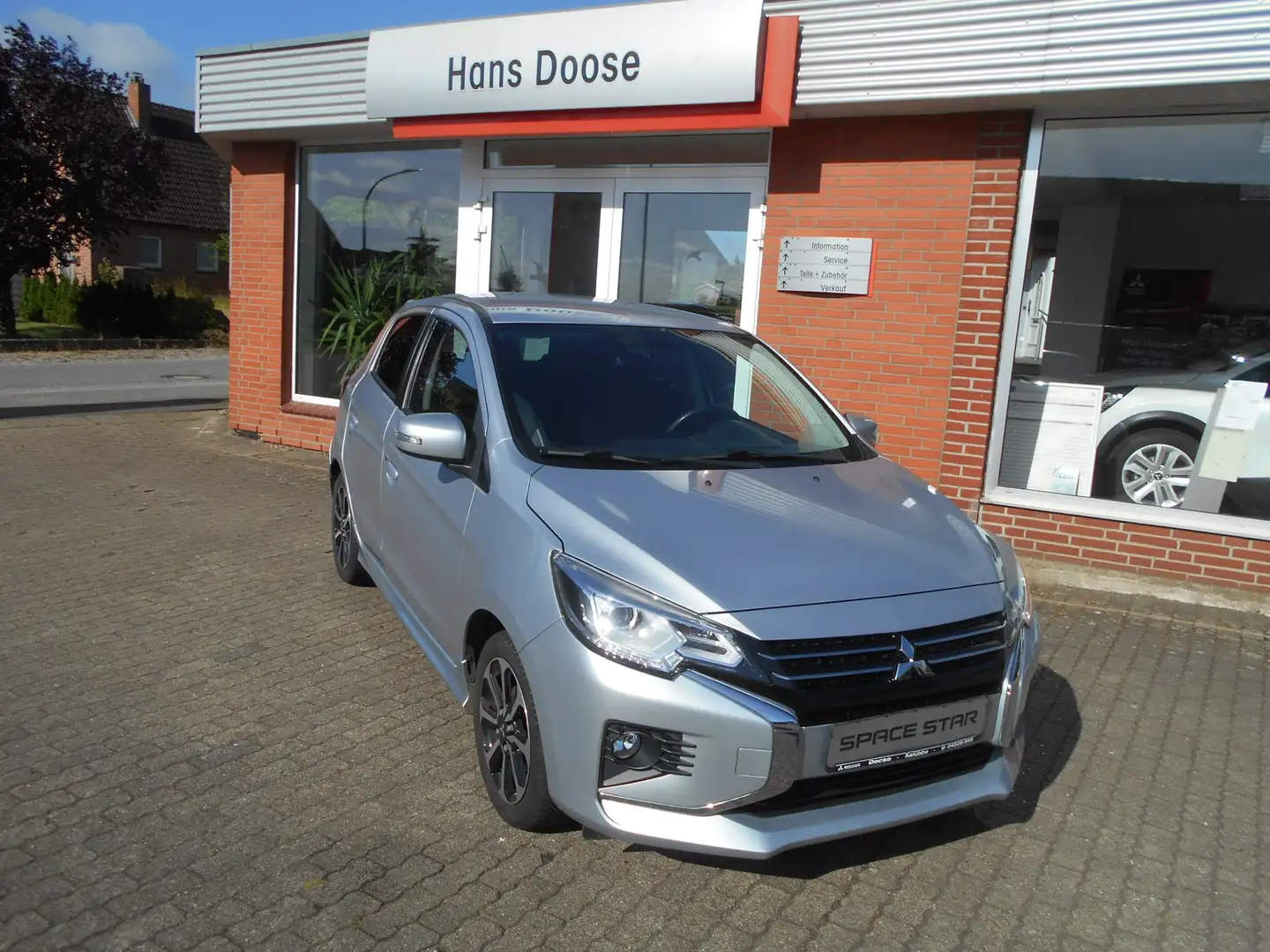 Mitsubishi Space Star Top CVT VClear Tech Silber - 1