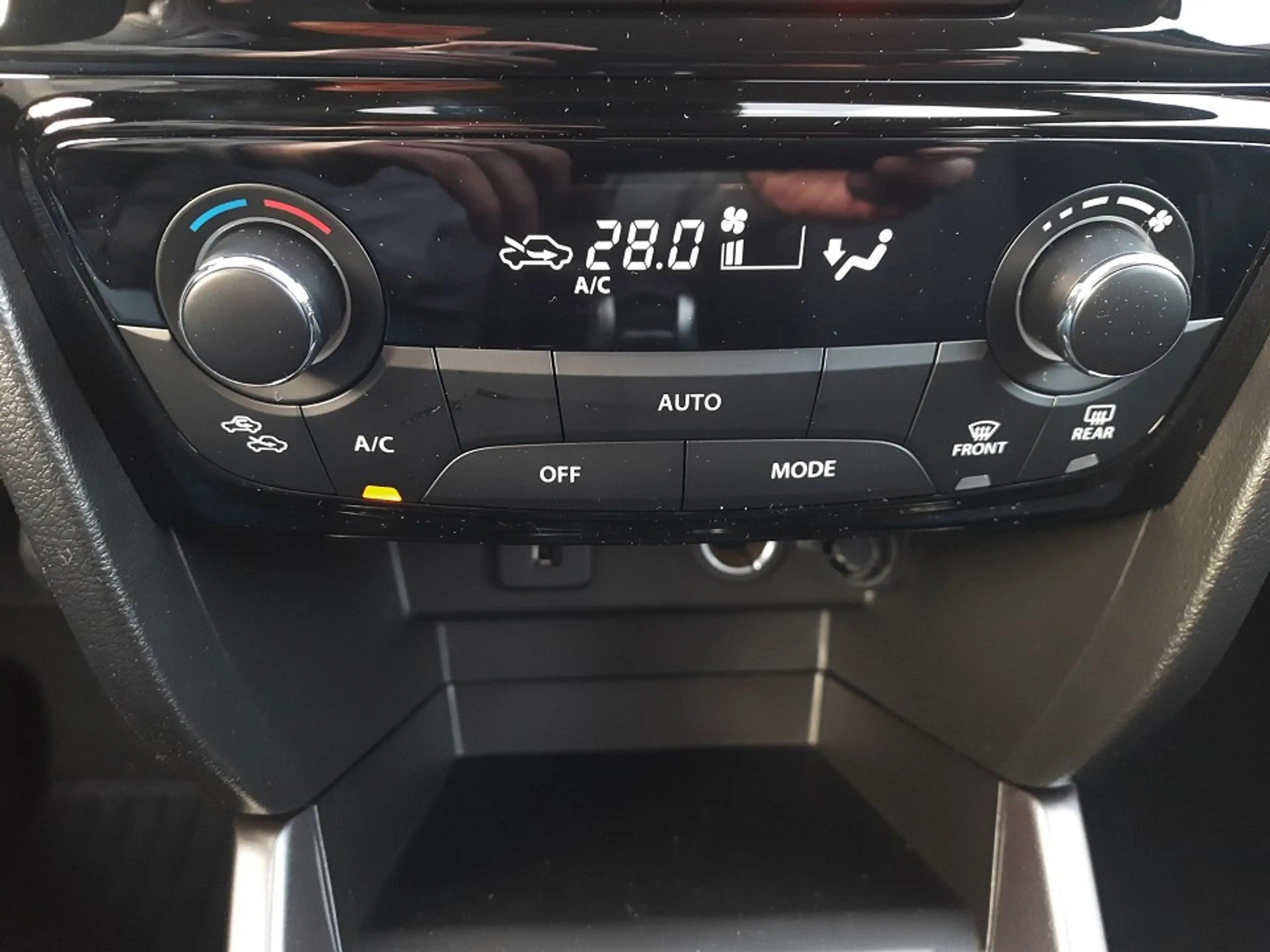Suzuki Vitara 1.4 COMFORT 6AT MILD-HYBRID BOOSTERJET — photo 15