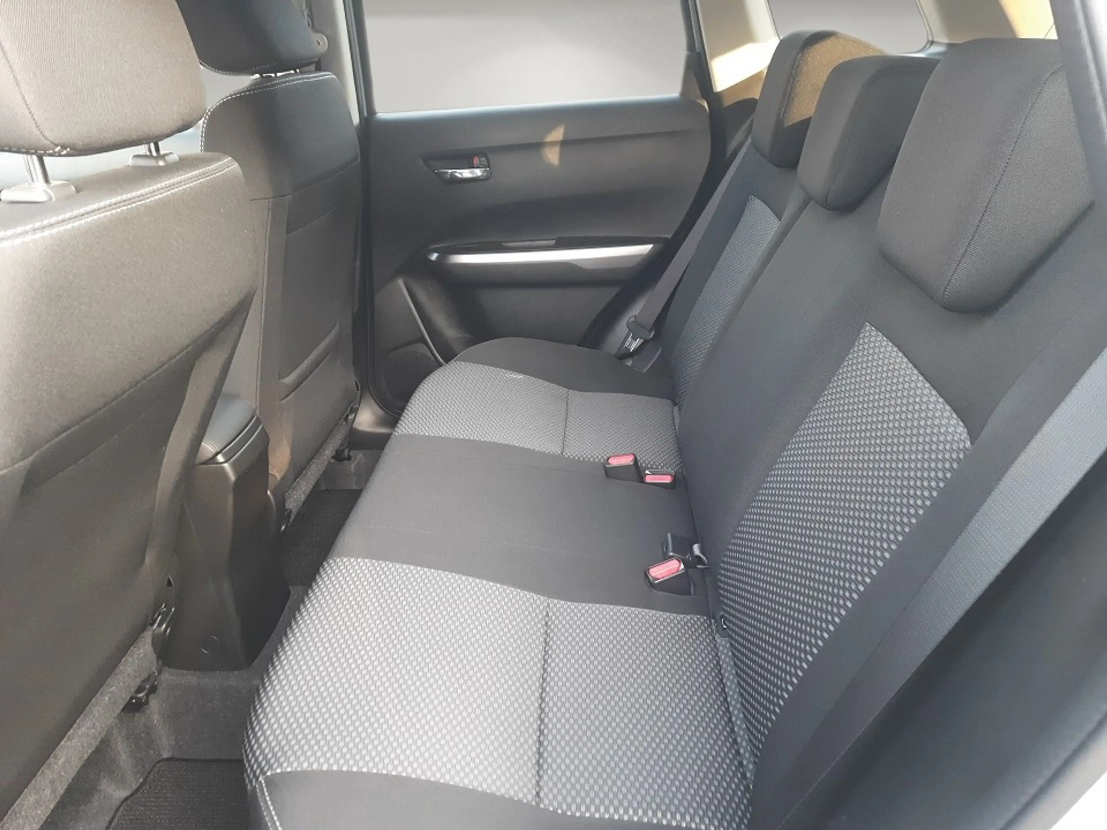 Suzuki Vitara 1.4 COMFORT 6AT MILD-HYBRID BOOSTERJET — photo 11