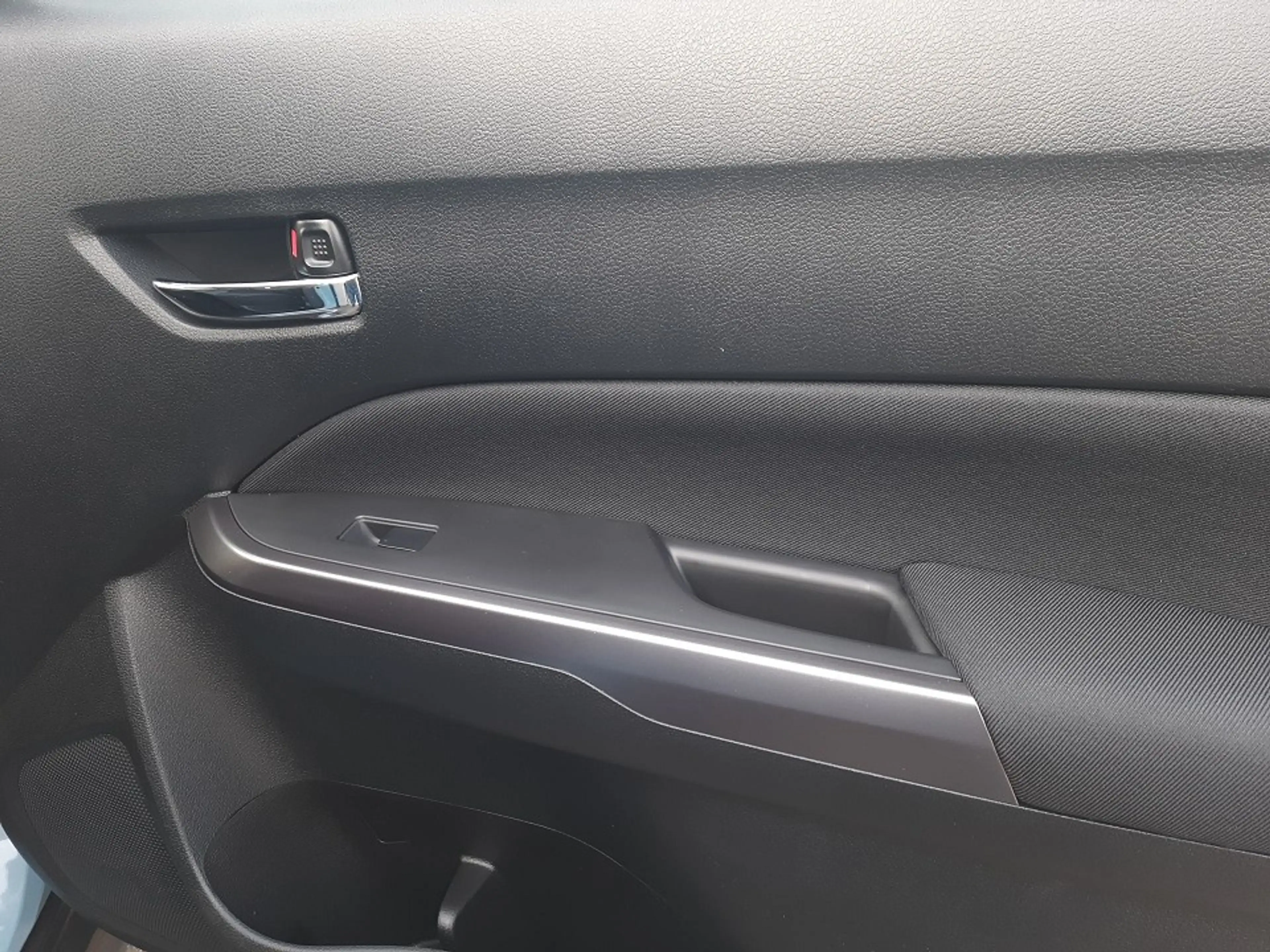 Suzuki Vitara 1.4 COMFORT 6AT MILD-HYBRID BOOSTERJET — photo 18