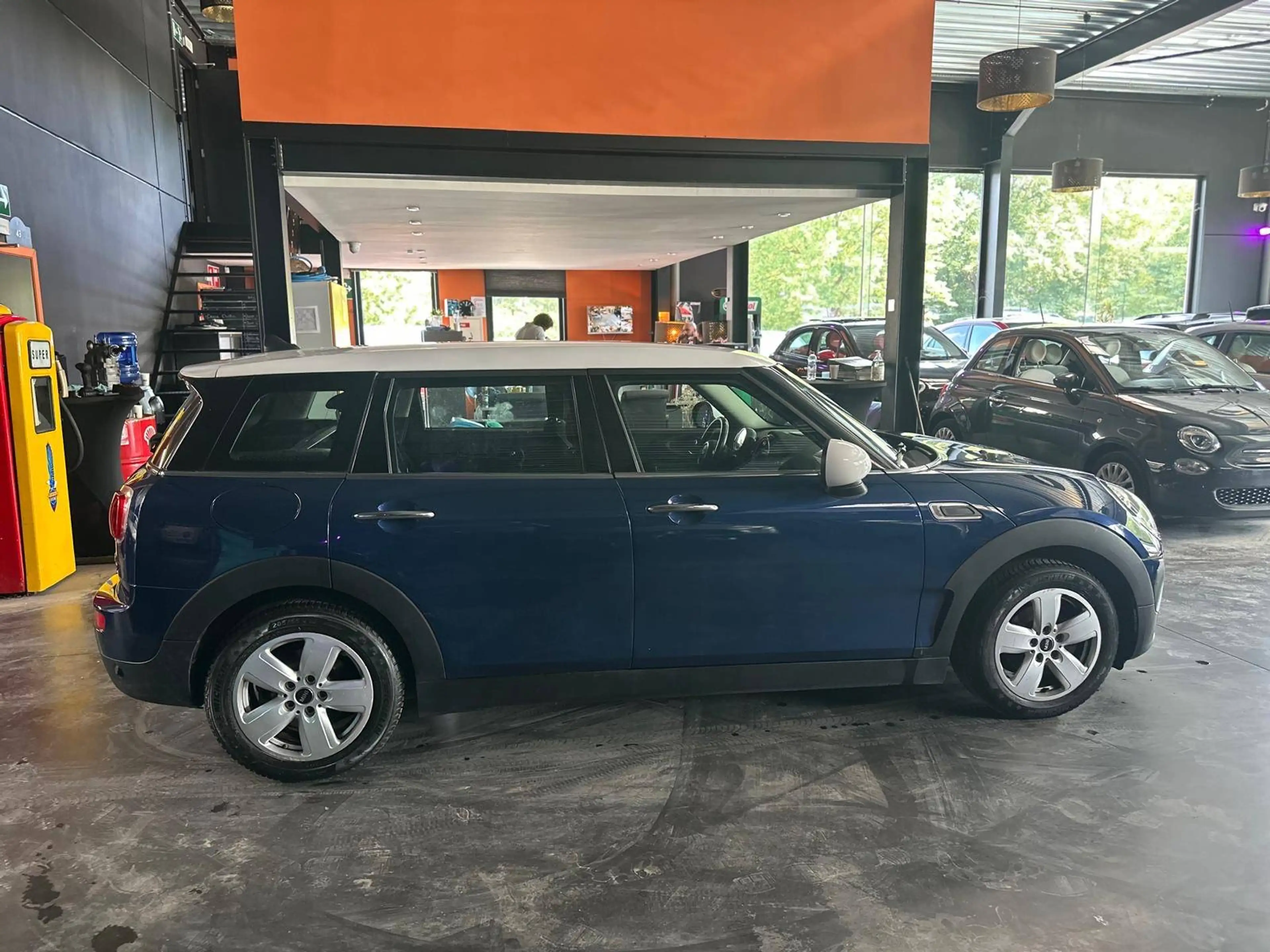 MINI One D Clubman 1.5(d) - A/C - MEDIA/TEL - LIM/REG - USB - VITRES ELECT — photo 9