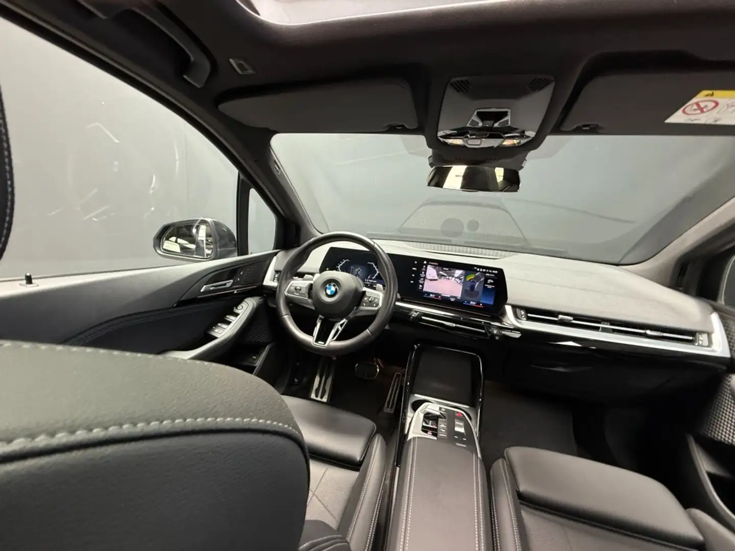 BMW 218 218i M-sport Panorama elec trekhaak leer Zwart - 2