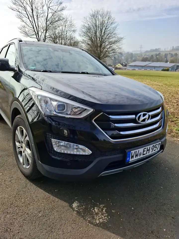 Hyundai SANTA FE
