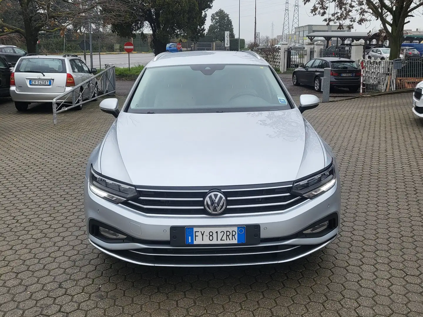 Volkswagen Passat Variant Passat Variant 2.0 tdi Executive 190cv dsg Gümüş rengi - 1