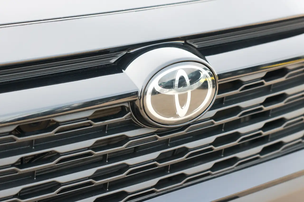 Toyota RAV 4 снимка Toyota RAV 4