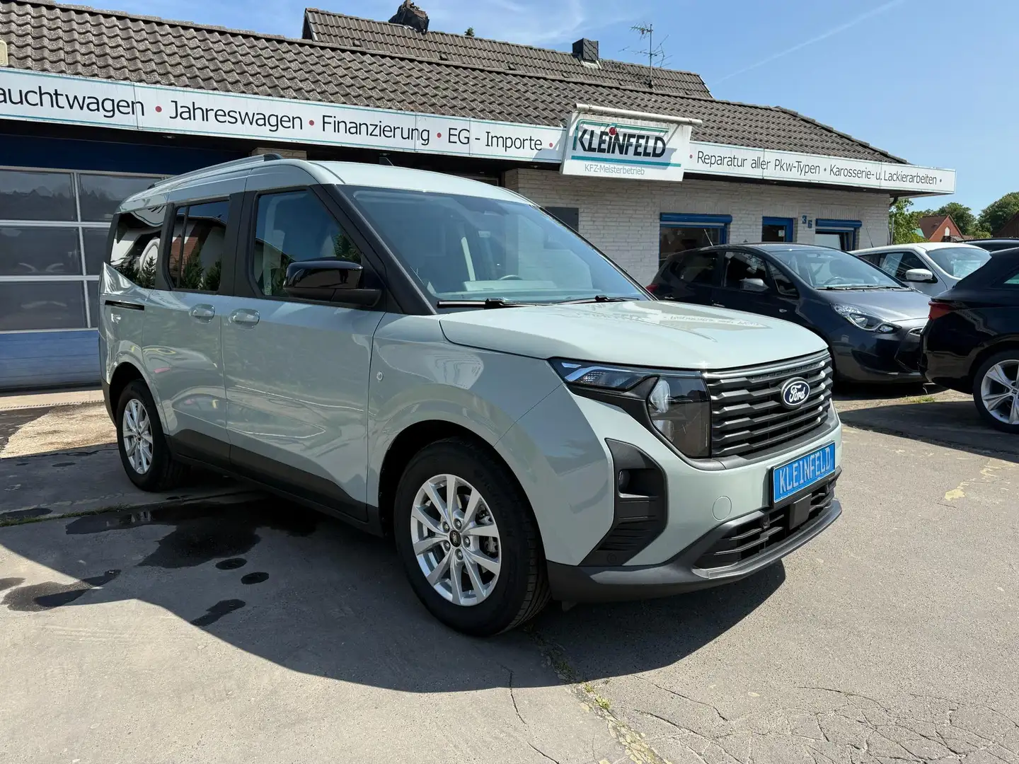 Ford Tourneo Courier 1.0 EB 125 PS "Titanium" Sitz-/Lenkradhzg.-App ... Grau - 2