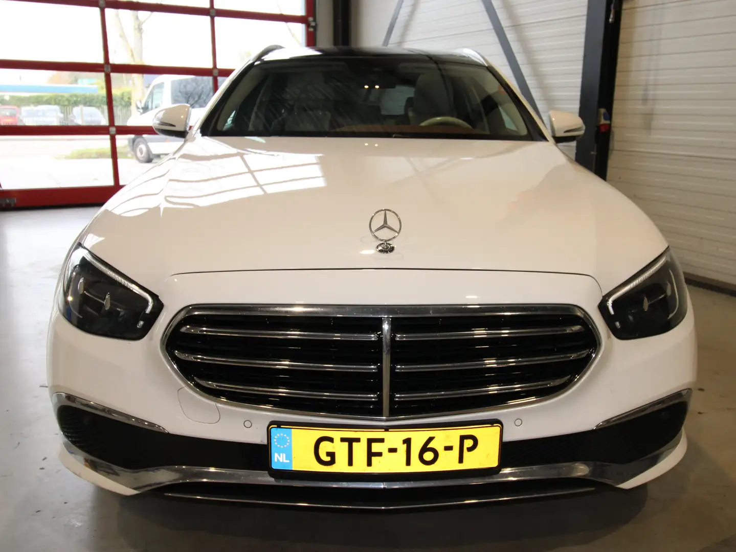 Mercedes-Benz E 300 E 300 Bns Sol. Lux. Wit - 2