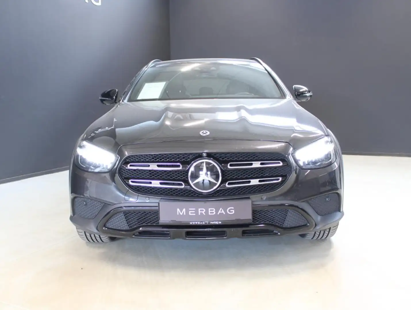 Mercedes-Benz E 400 d 4M T *ALL TERRAIN Pano Distro Burmest Grau - 2